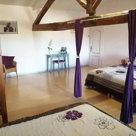 Les Tourterelles Bed & Breakfast