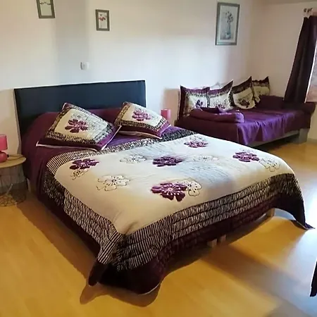 Les Tourterelles Bed & Breakfast Chabournay