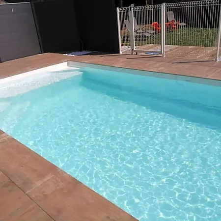 Les Tourterelles Bed & Breakfast