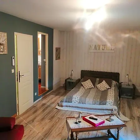 Les Tourterelles Bed & Breakfast