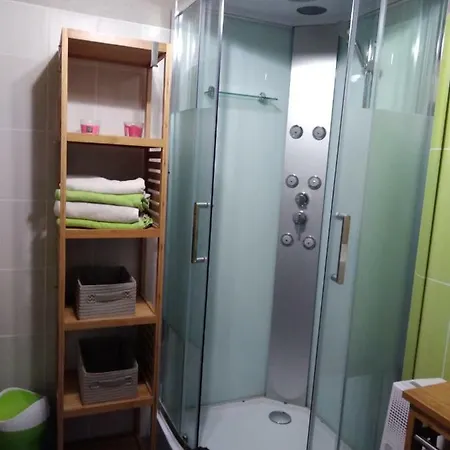 Les Tourterelles 住宿加早餐酒店 Chabournay