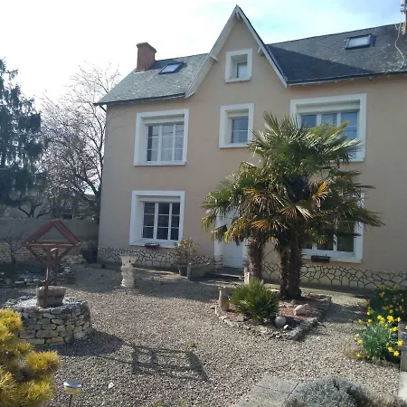 Les Tourterelles 住宿加早餐酒店 Chabournay